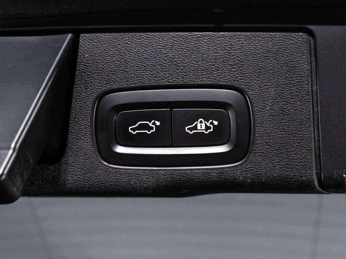 Volvo XC60, 2018 Фото №16