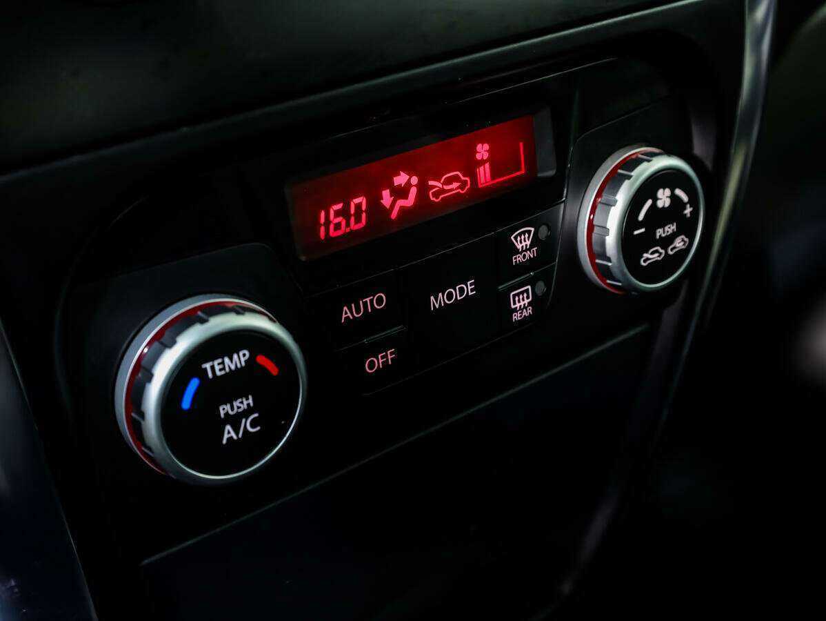 Suzuki SX4, 2011 Фото №13