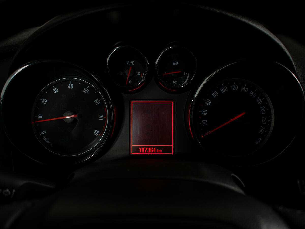 Opel Astra GTC, 2013 Фото №11