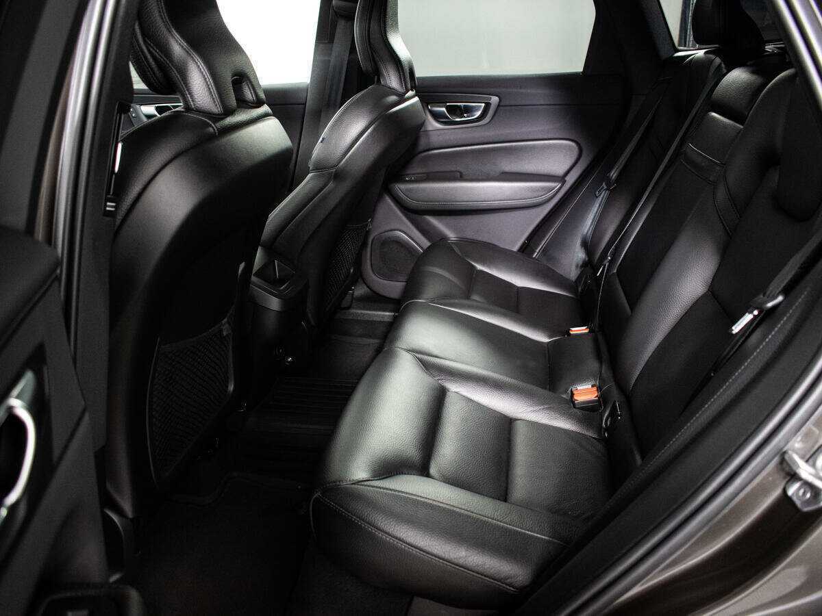 Volvo XC60, 2021 Фото №10