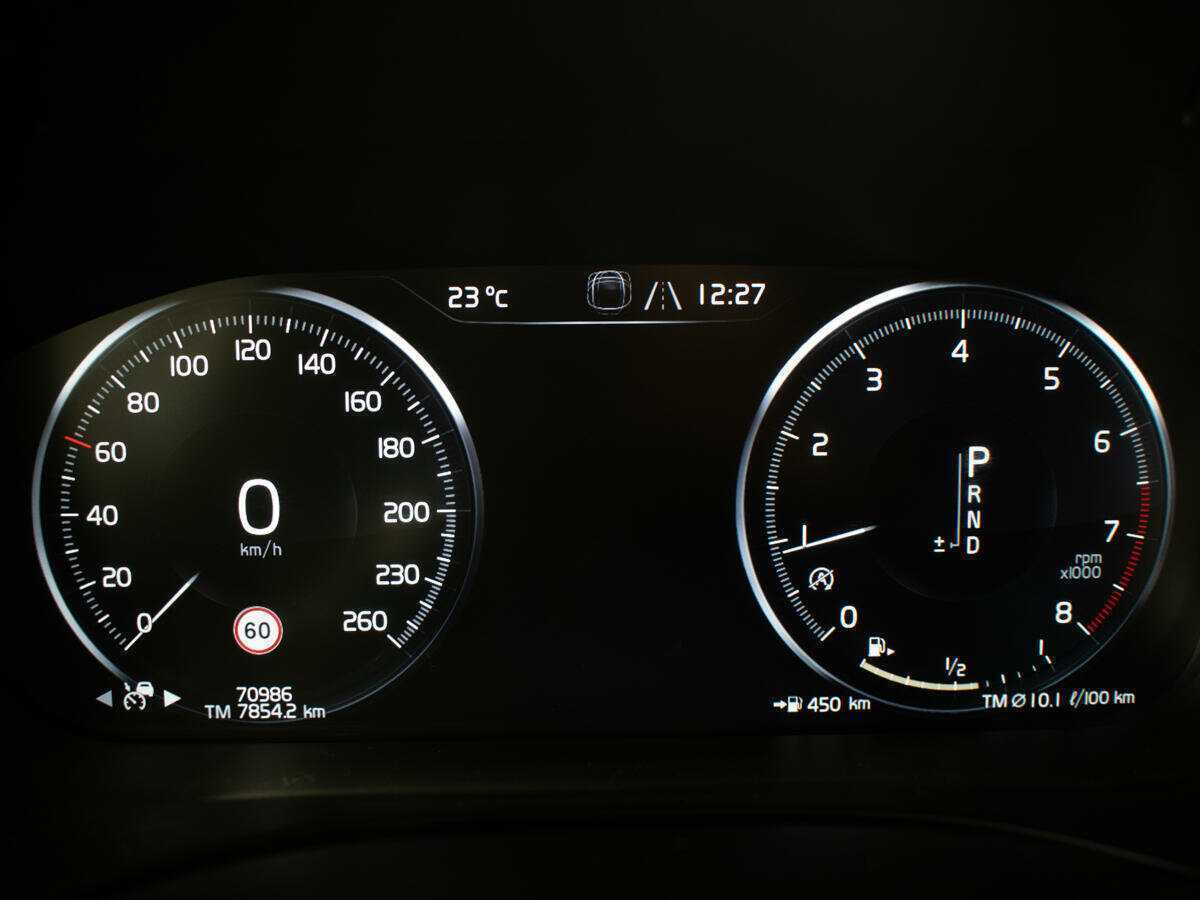 Volvo XC60, 2021 Фото №11