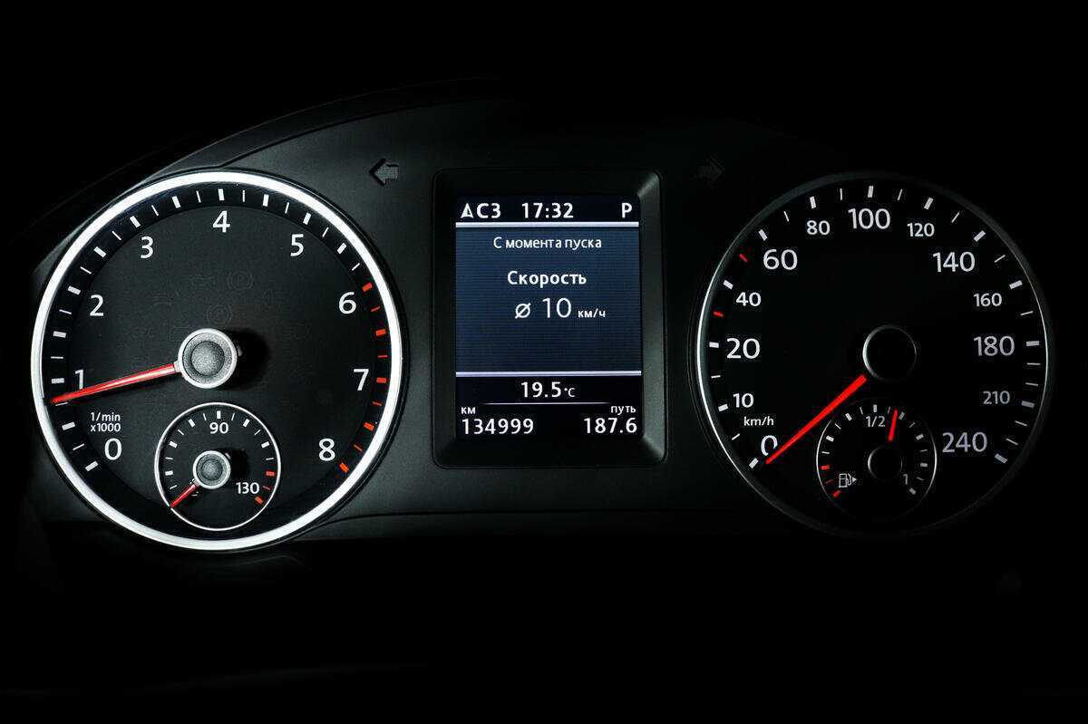 Volkswagen Tiguan, 2011 Фото №10