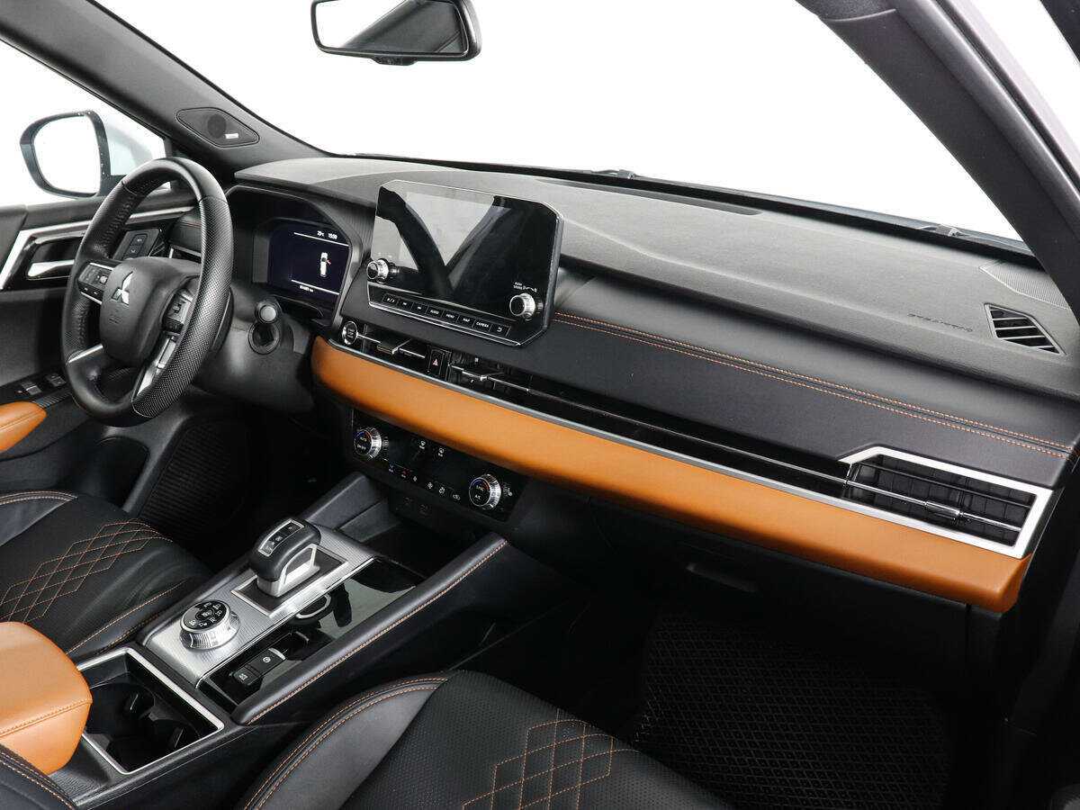 Mitsubishi Outlander, 2023 Фото №10