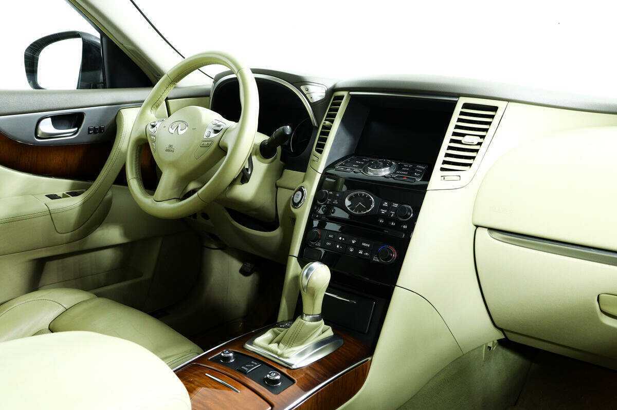 Infiniti FX30d, 2012 Фото №9