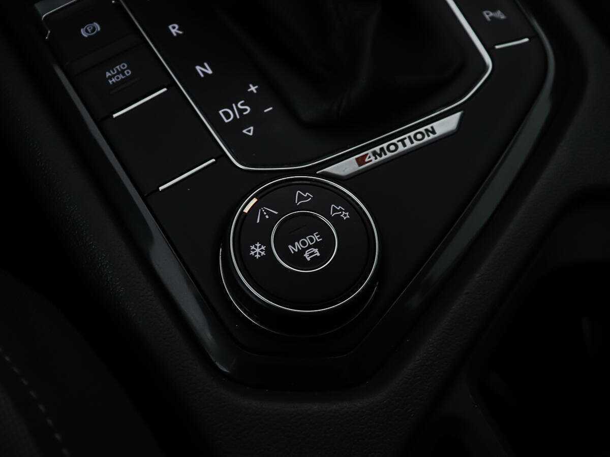 Volkswagen Tiguan, 2018 Фото №17