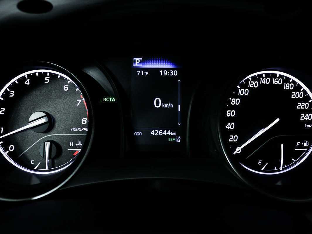 Toyota Camry, 2021 Фото №10