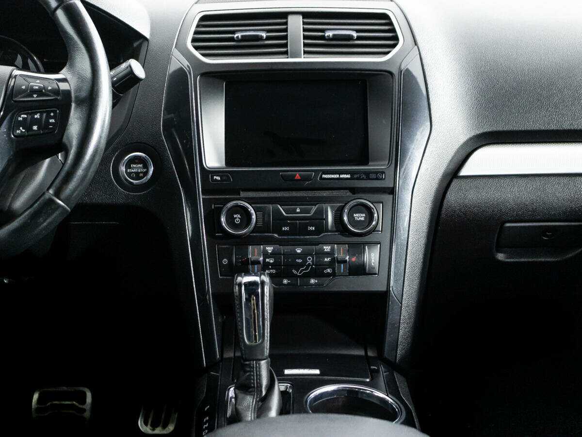 Ford Explorer, 2017 Фото №14