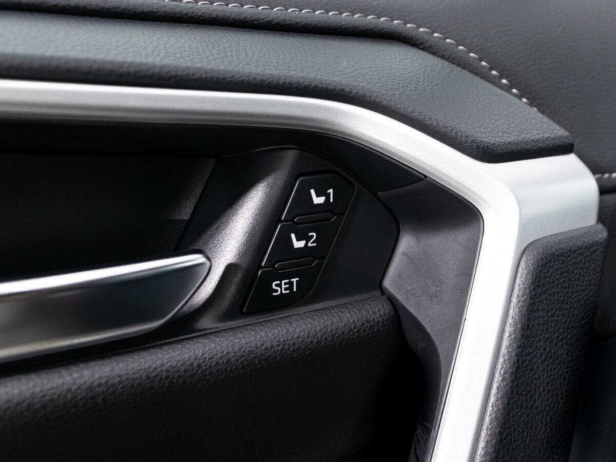 Toyota RAV4, 2022 Фото №22