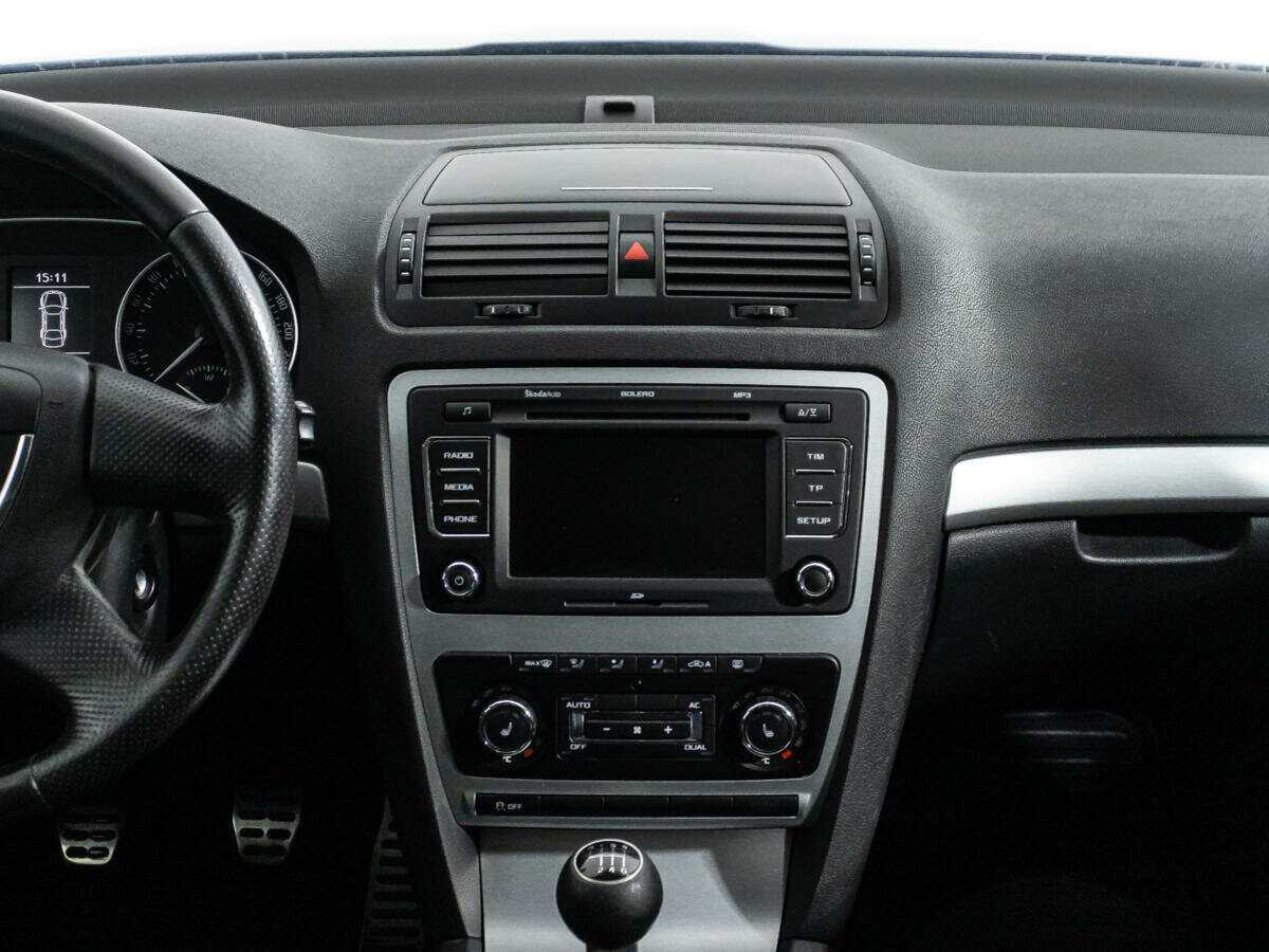 Skoda Octavia Scout, 2011 Фото №14