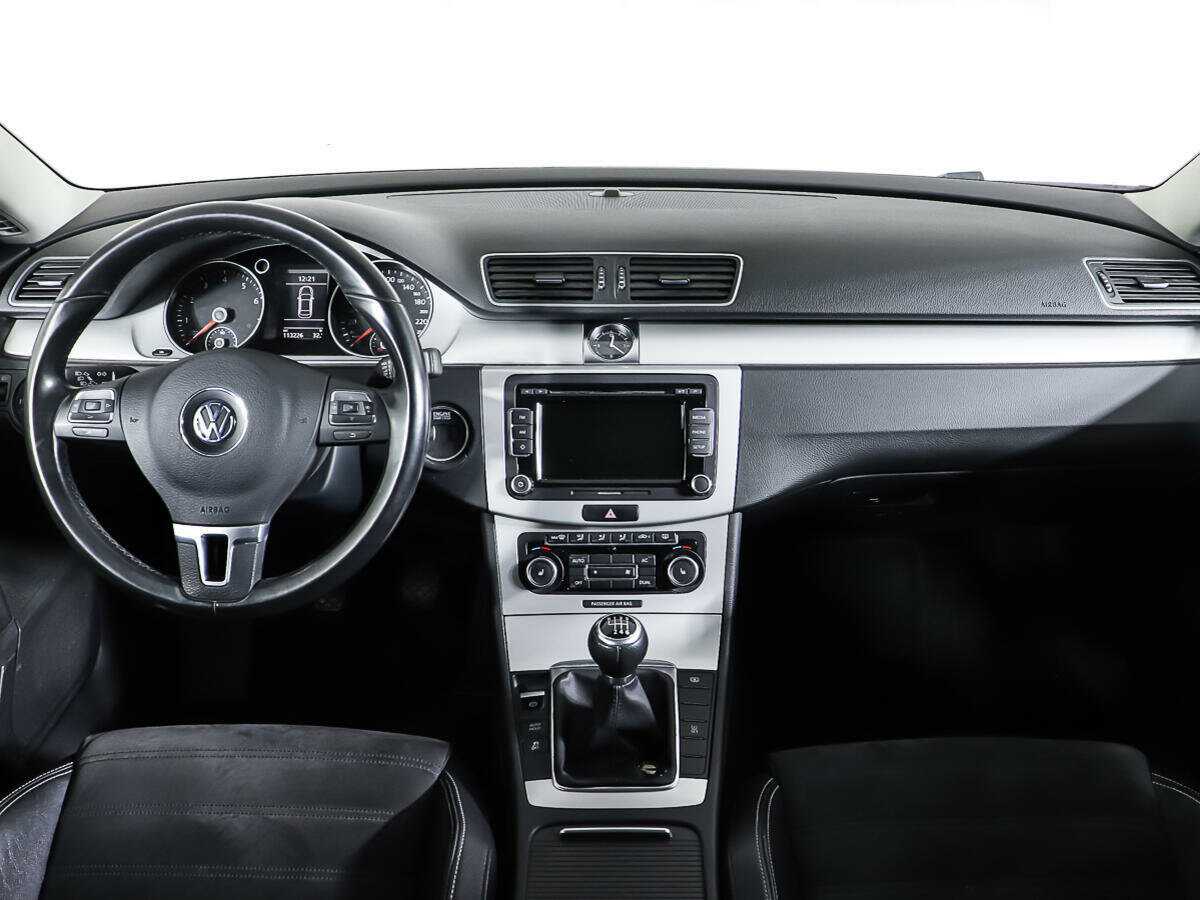 Volkswagen Passat CC, 2011 Фото №11