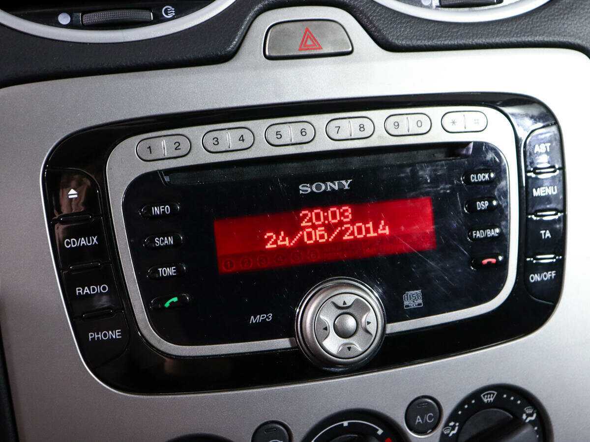 Ford Focus, 2010 Фото №14