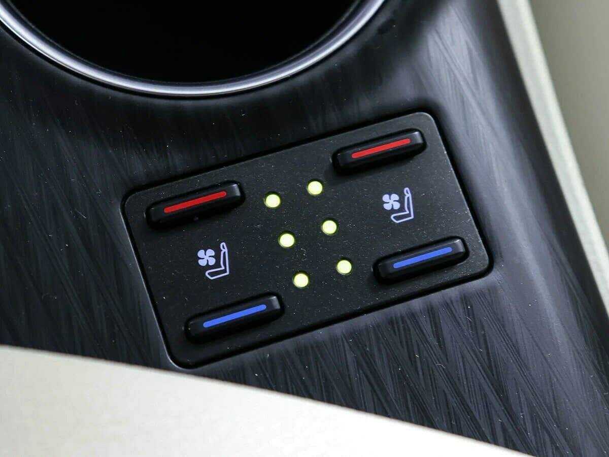 Toyota Camry, 2021 Фото №22