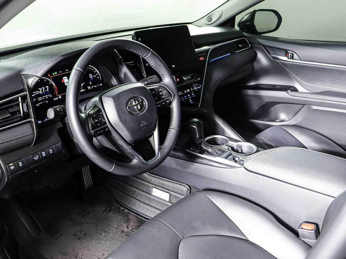 Toyota Camry, 2023 Фото №16