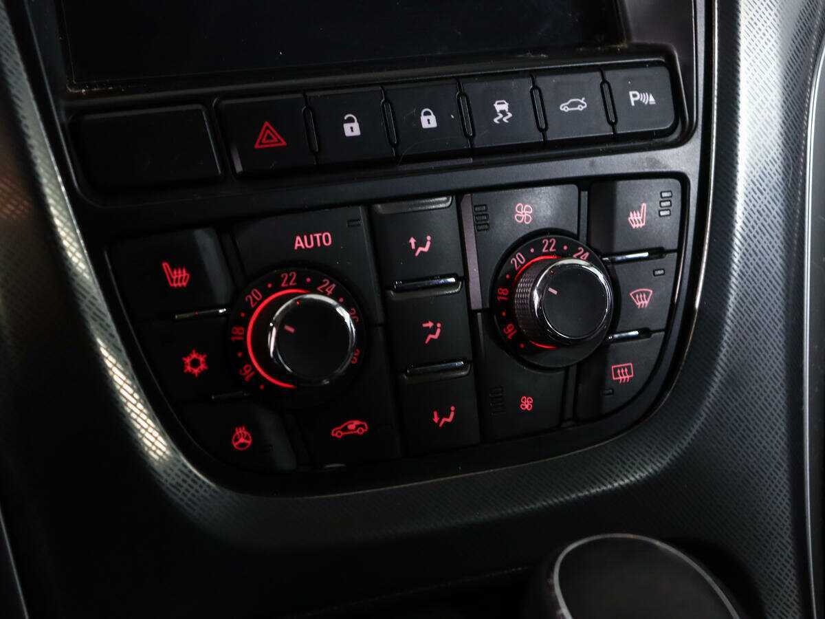 Opel Astra, 2011 Фото №16