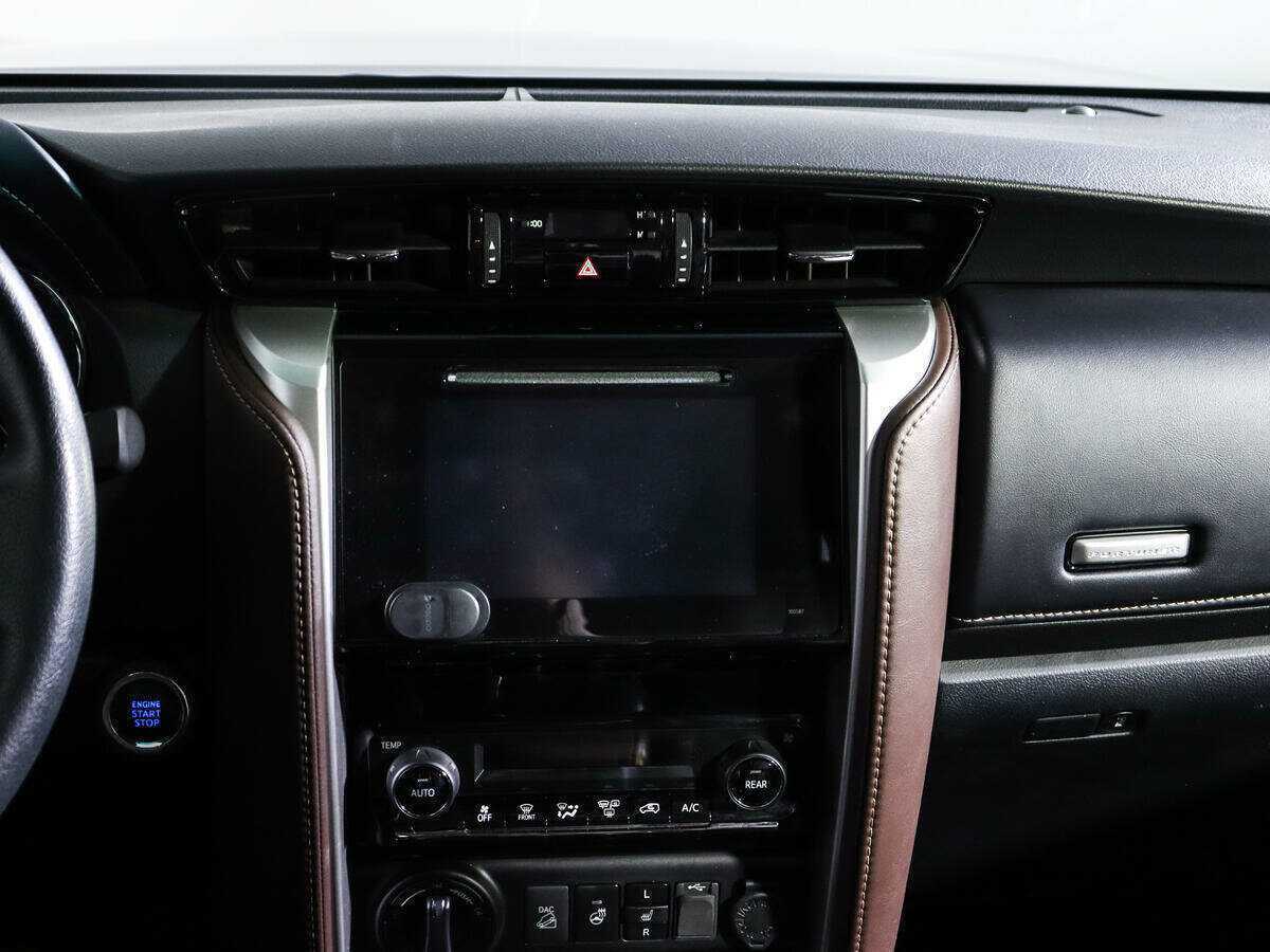Toyota Fortuner, 2017 Фото №11