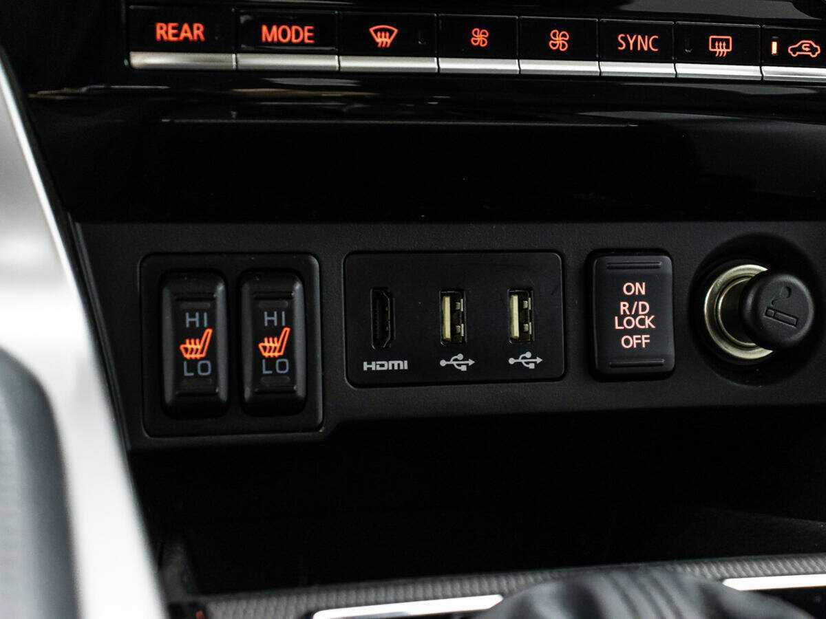 Mitsubishi Pajero Sport, 2022 Фото №16