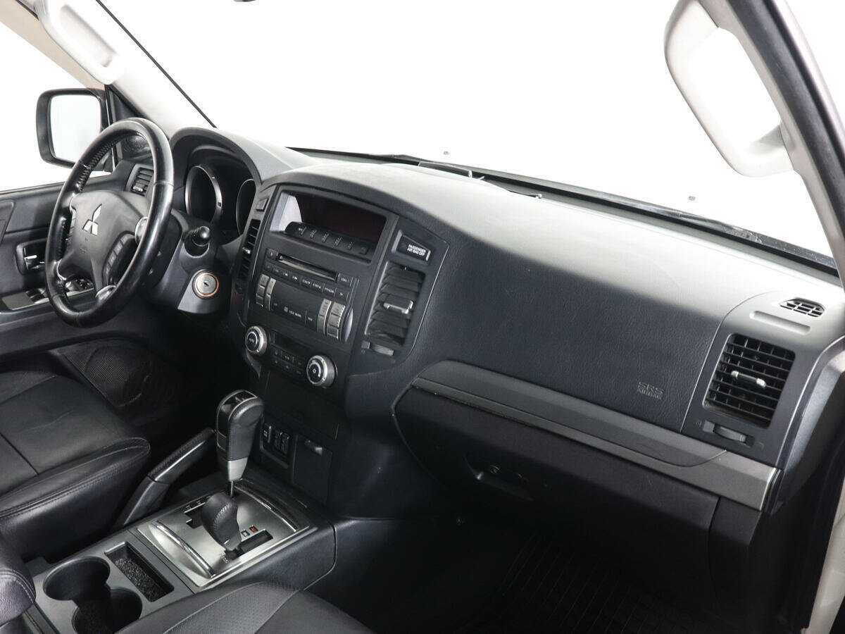 Mitsubishi Pajero, 2011 Фото №10