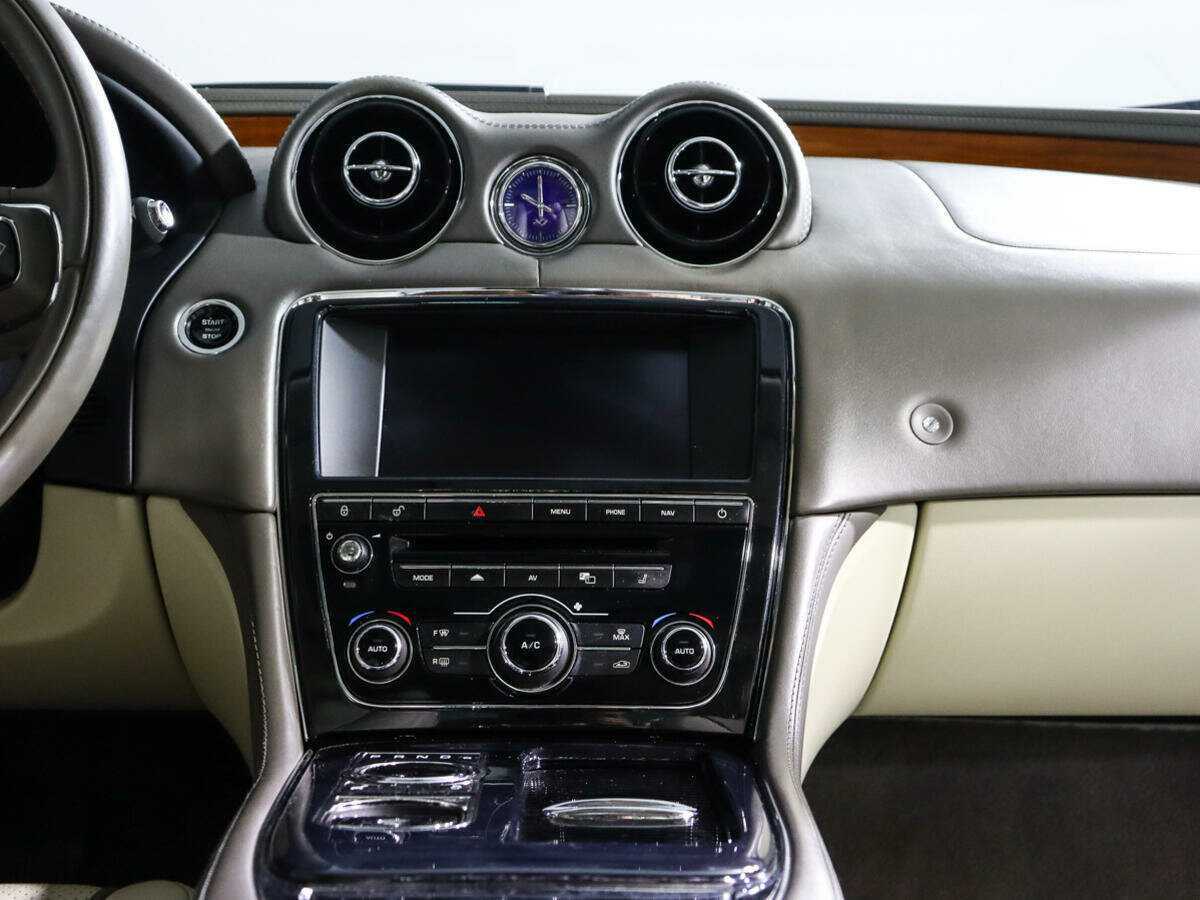 Jaguar XJ, 2012 Фото №11