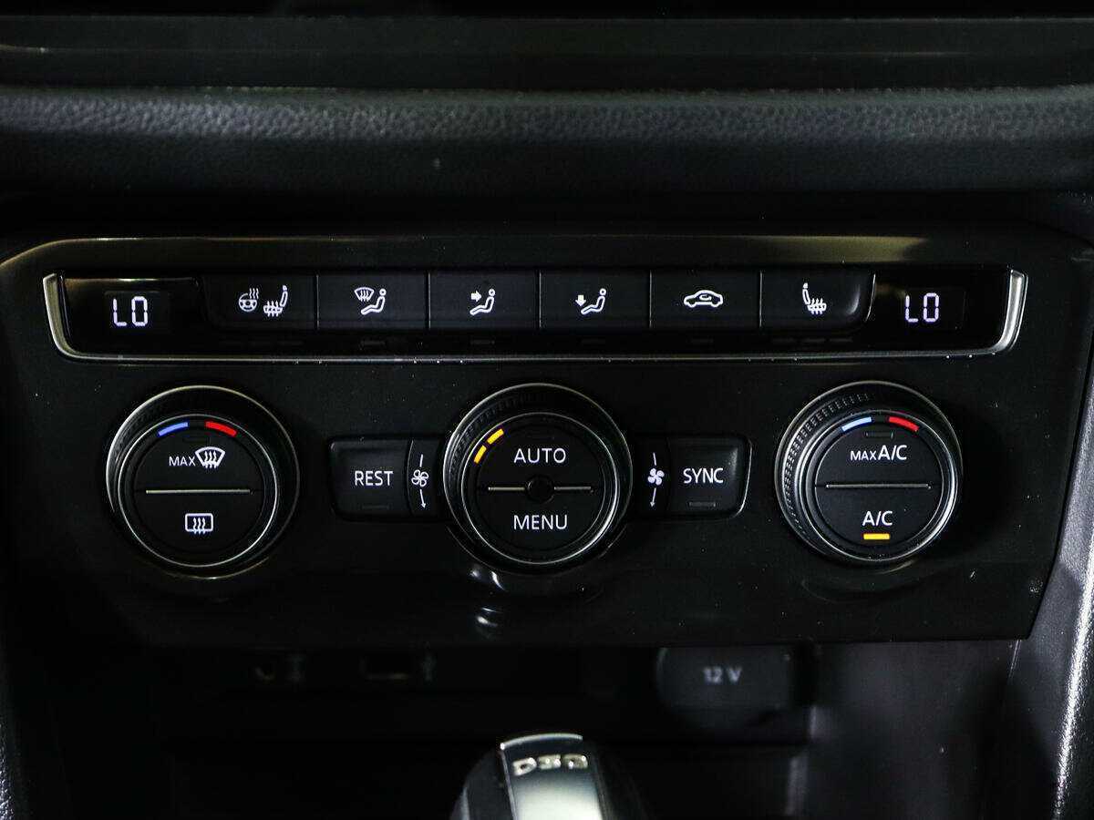 Volkswagen Tiguan, 2017 Фото №16