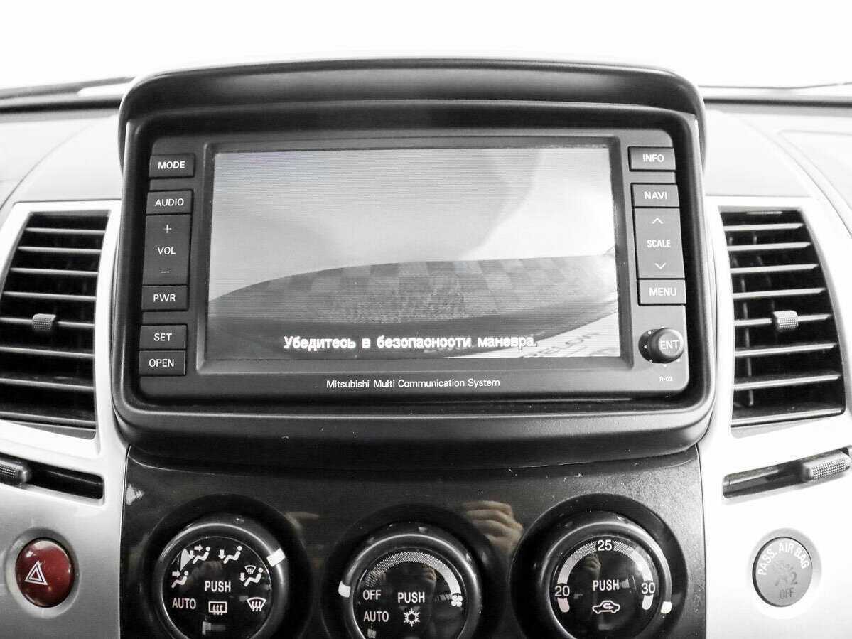 Mitsubishi Pajero Sport, 2011 Фото №15