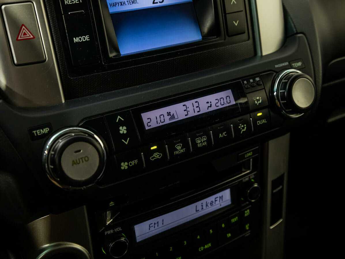 Toyota Land Cruiser Prado, 2010 Фото №15