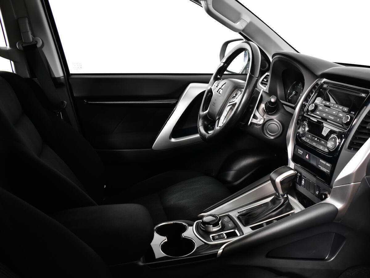 Mitsubishi Pajero Sport, 2019 Фото №9