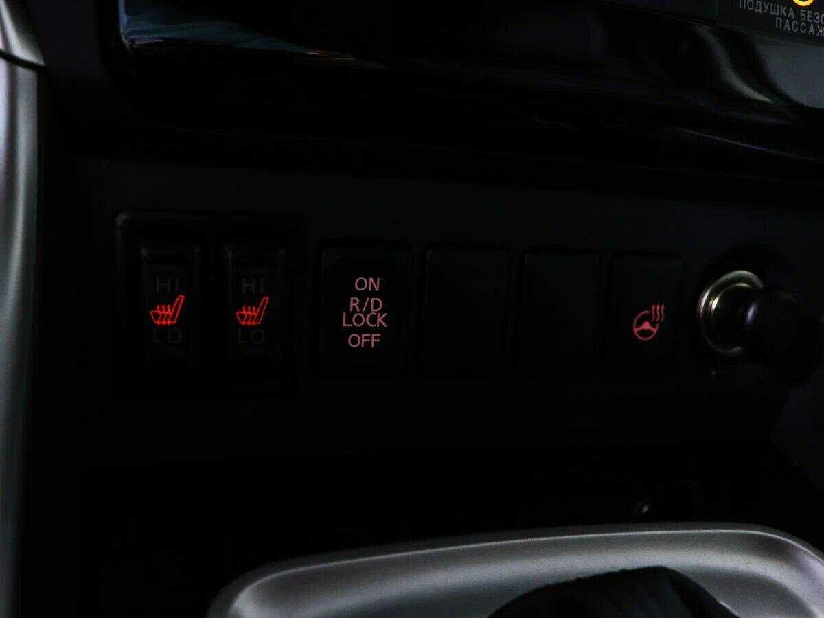 Mitsubishi Pajero Sport, 2017 Фото №17