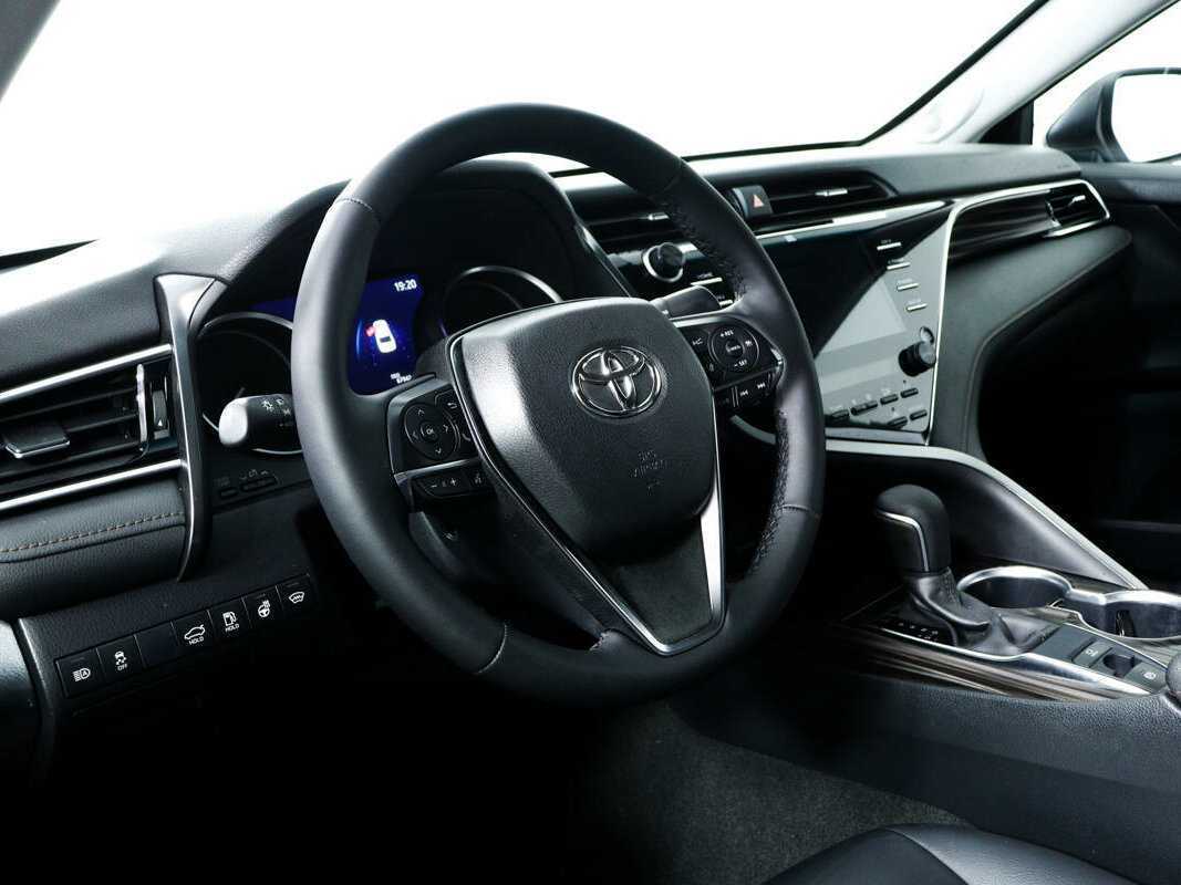 Toyota Camry, 2020 Фото №13