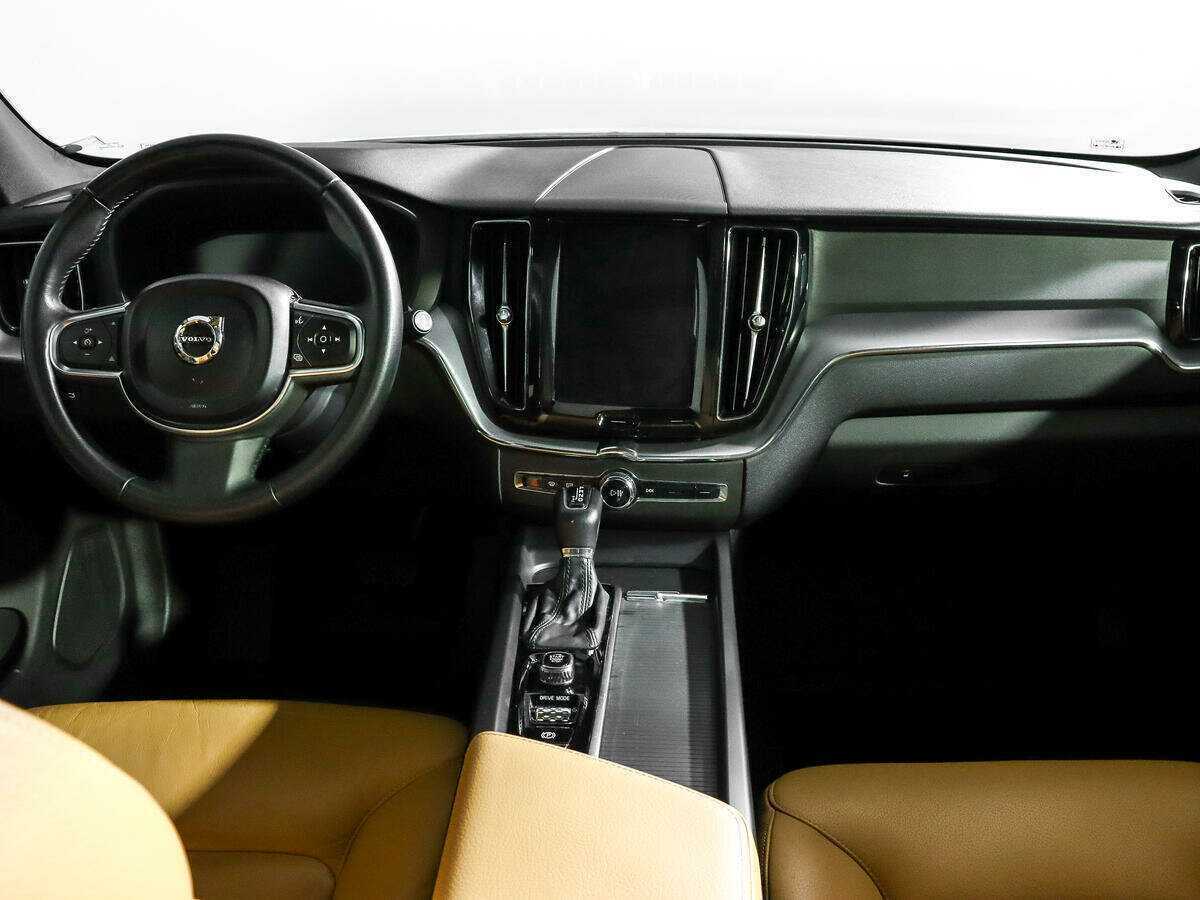 Volvo XC60, 2020 Фото №12