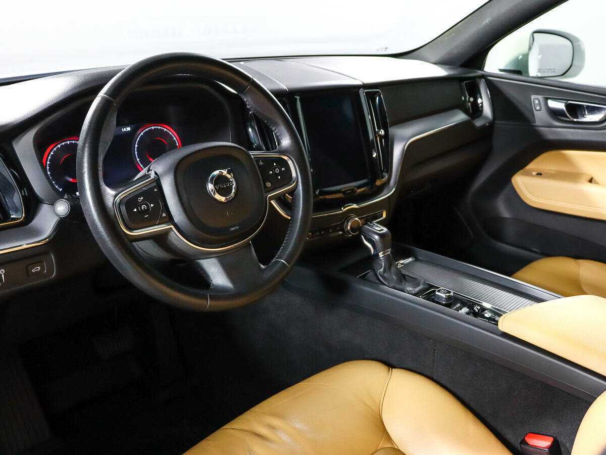 Volvo XC60, 2020 Фото №14