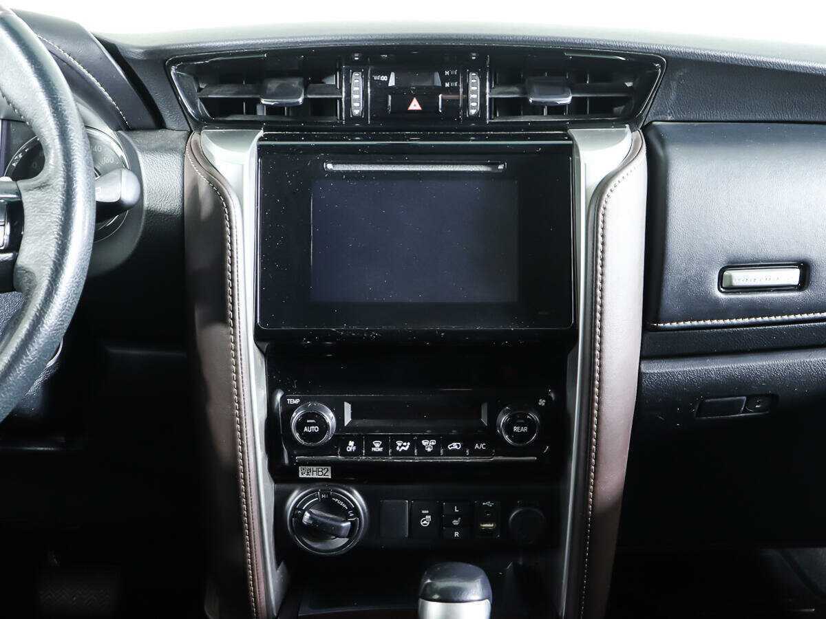 Toyota Fortuner, 2017 Фото №11