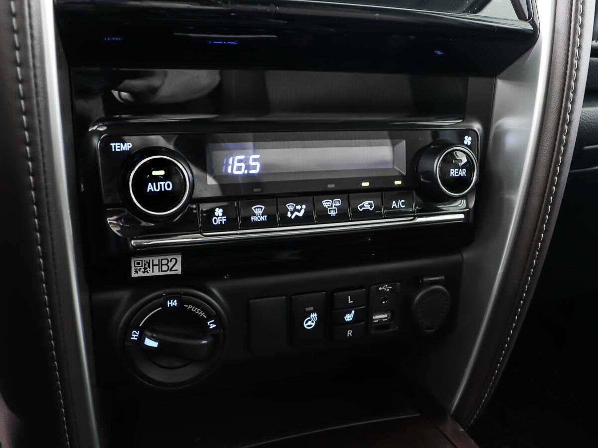 Toyota Fortuner, 2017 Фото №17