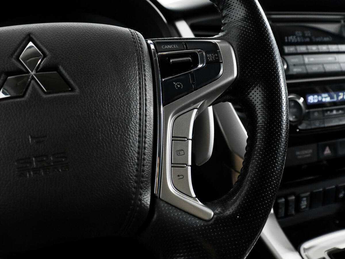 Mitsubishi Pajero Sport, 2017 Фото №16