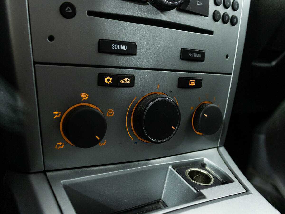 Opel Astra, 2010 Фото №17