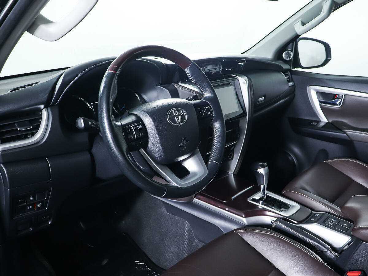 Toyota Fortuner, 2018 Фото №11