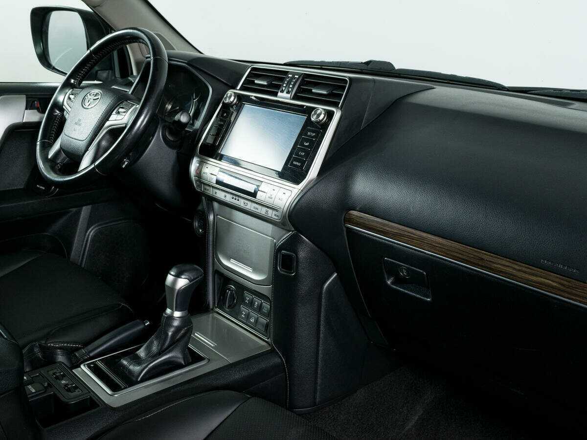 Toyota Land Cruiser Prado, 2018 Фото №10