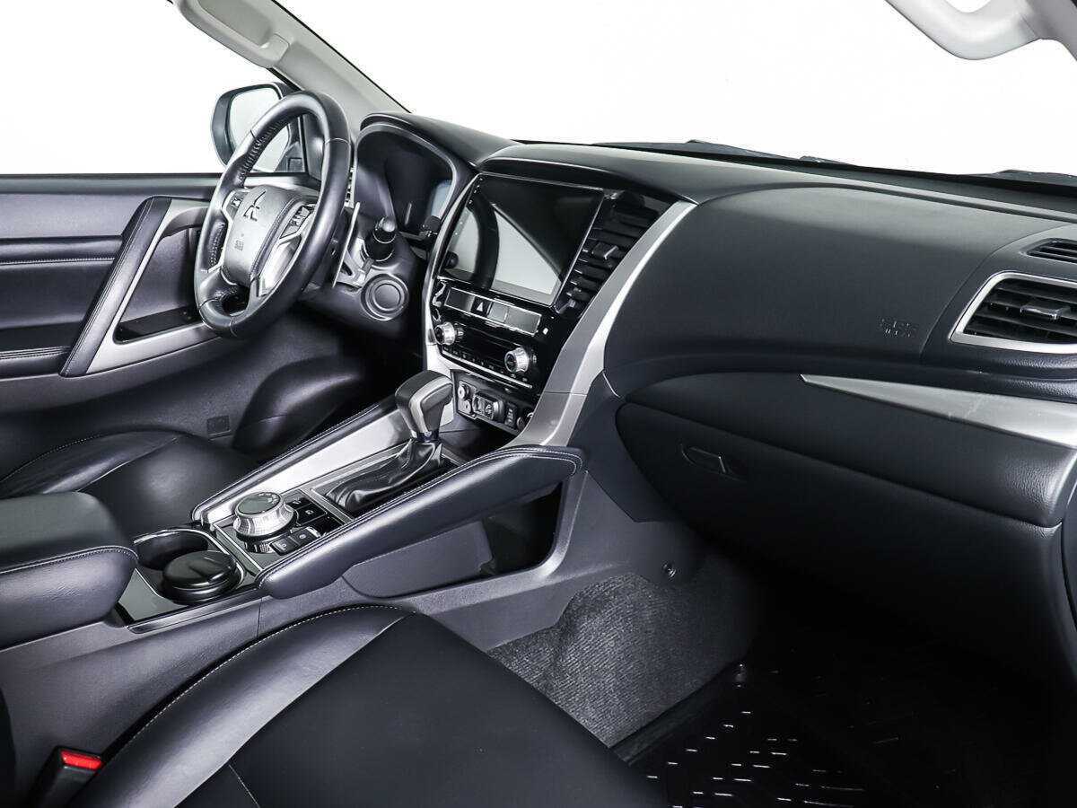 Mitsubishi Pajero Sport, 2020 Фото №9