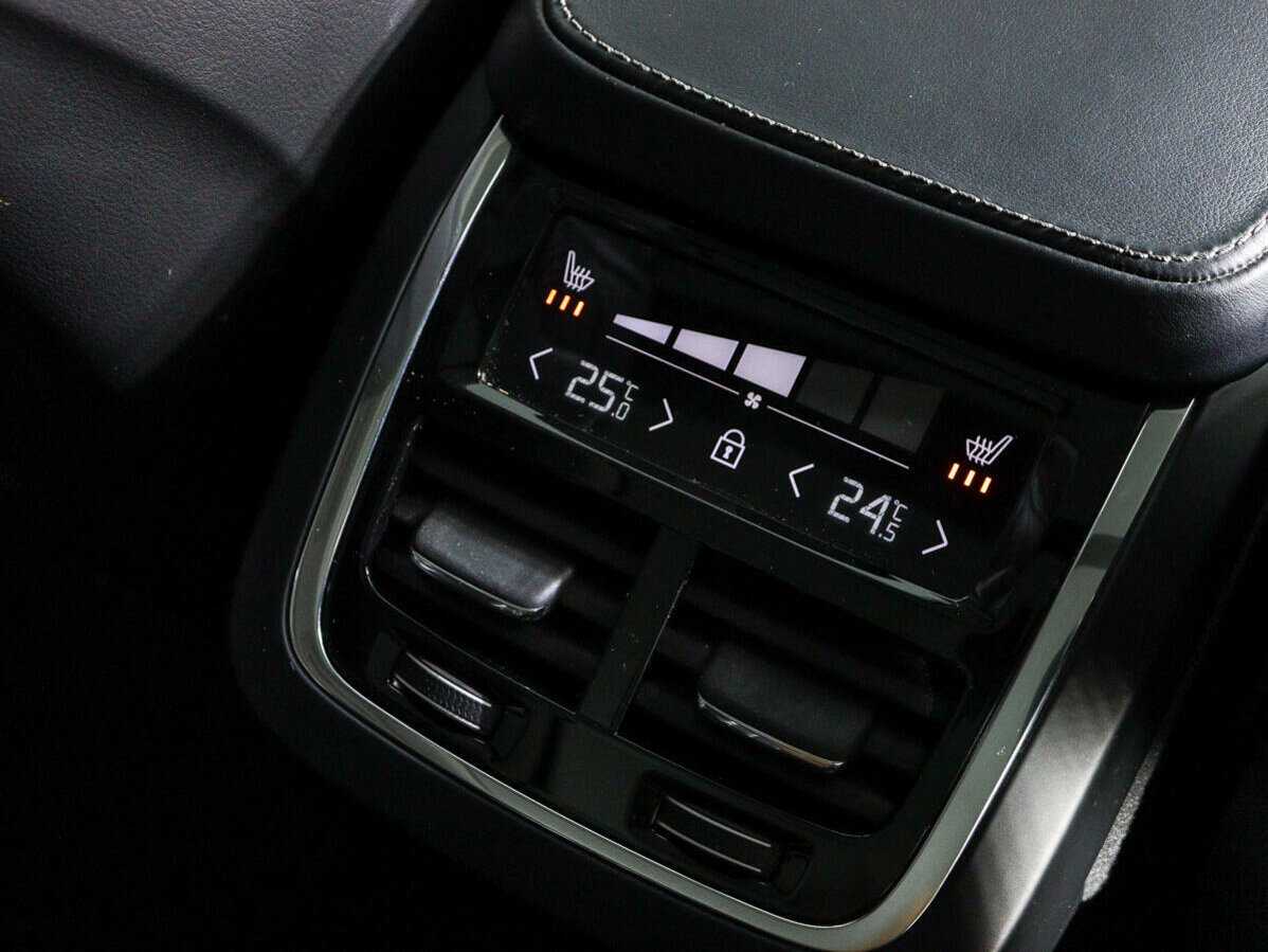 Volvo XC90, 2020 Фото №16
