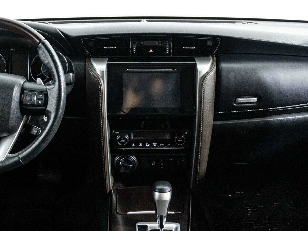 Toyota Fortuner, 2018 Фото №14