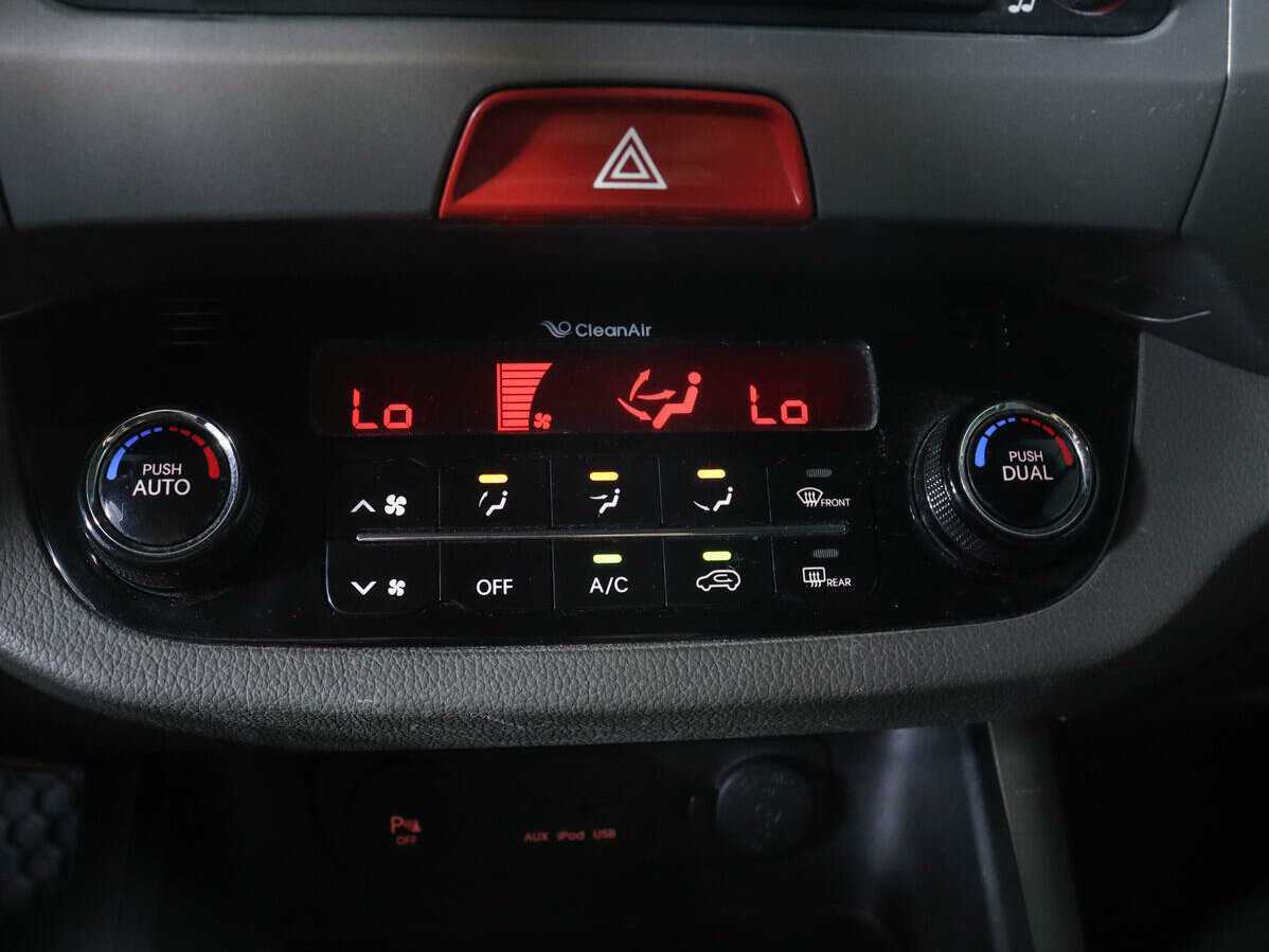 Kia Sportage, 2010 Фото №13