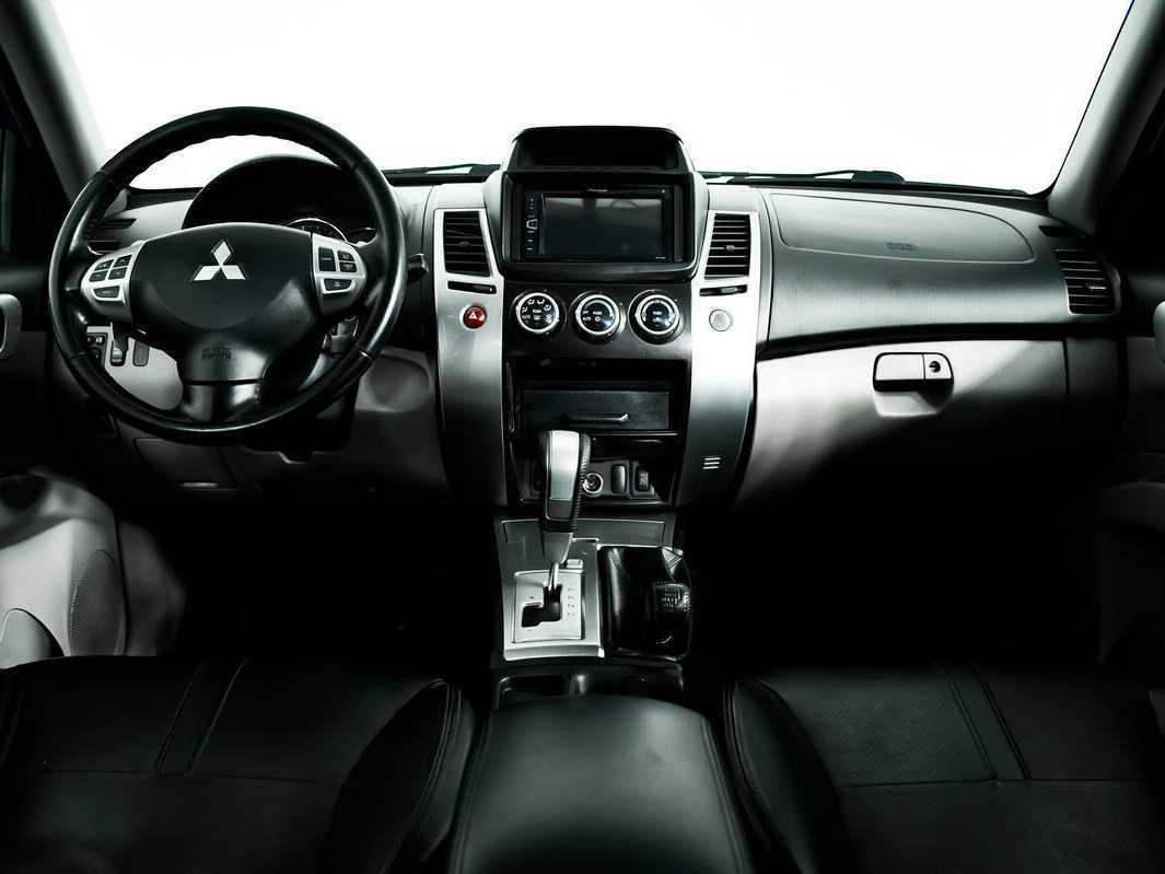 Mitsubishi Pajero Sport, 2014 Фото №11