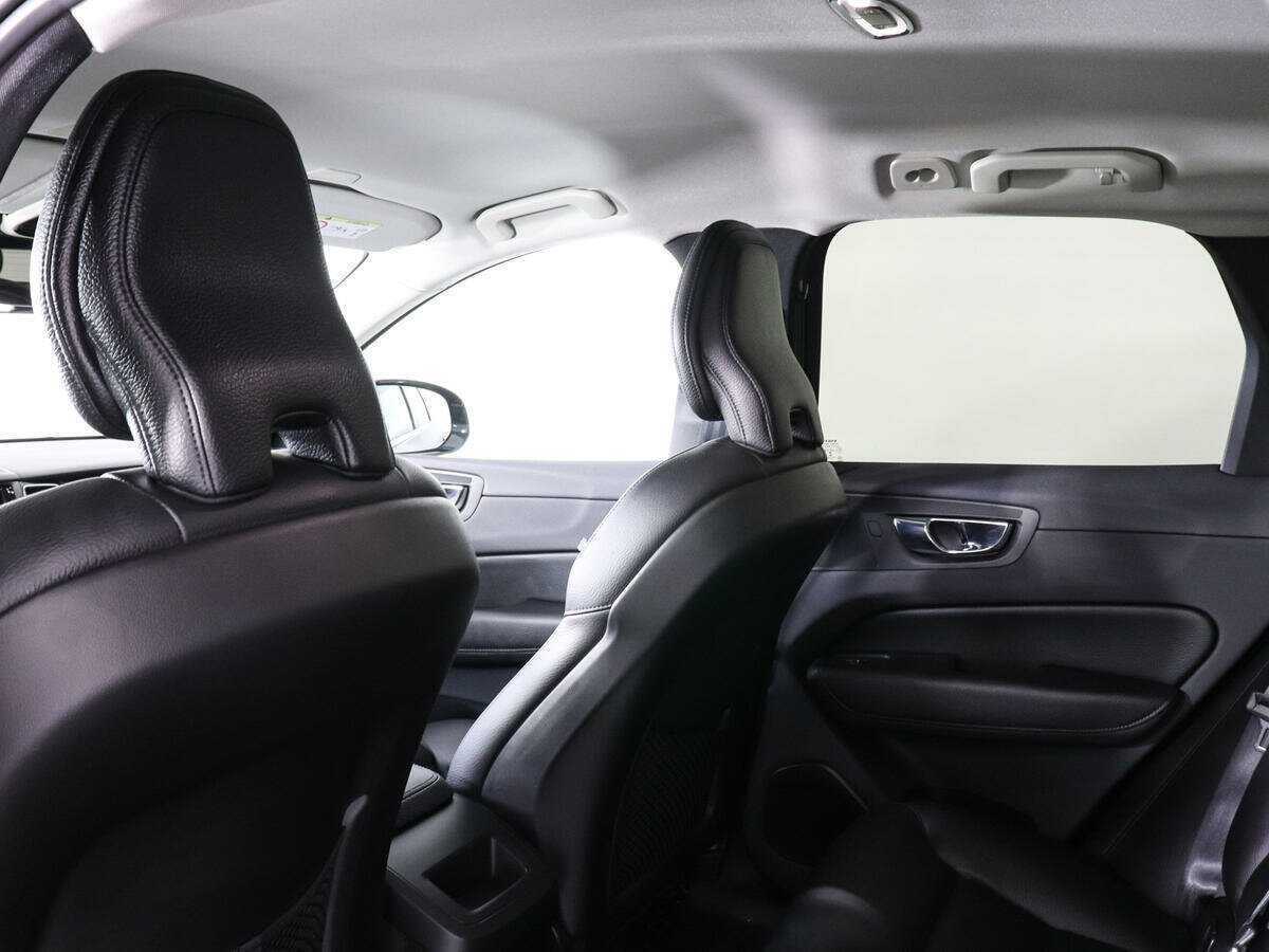Volvo XC60, 2020 Фото №12