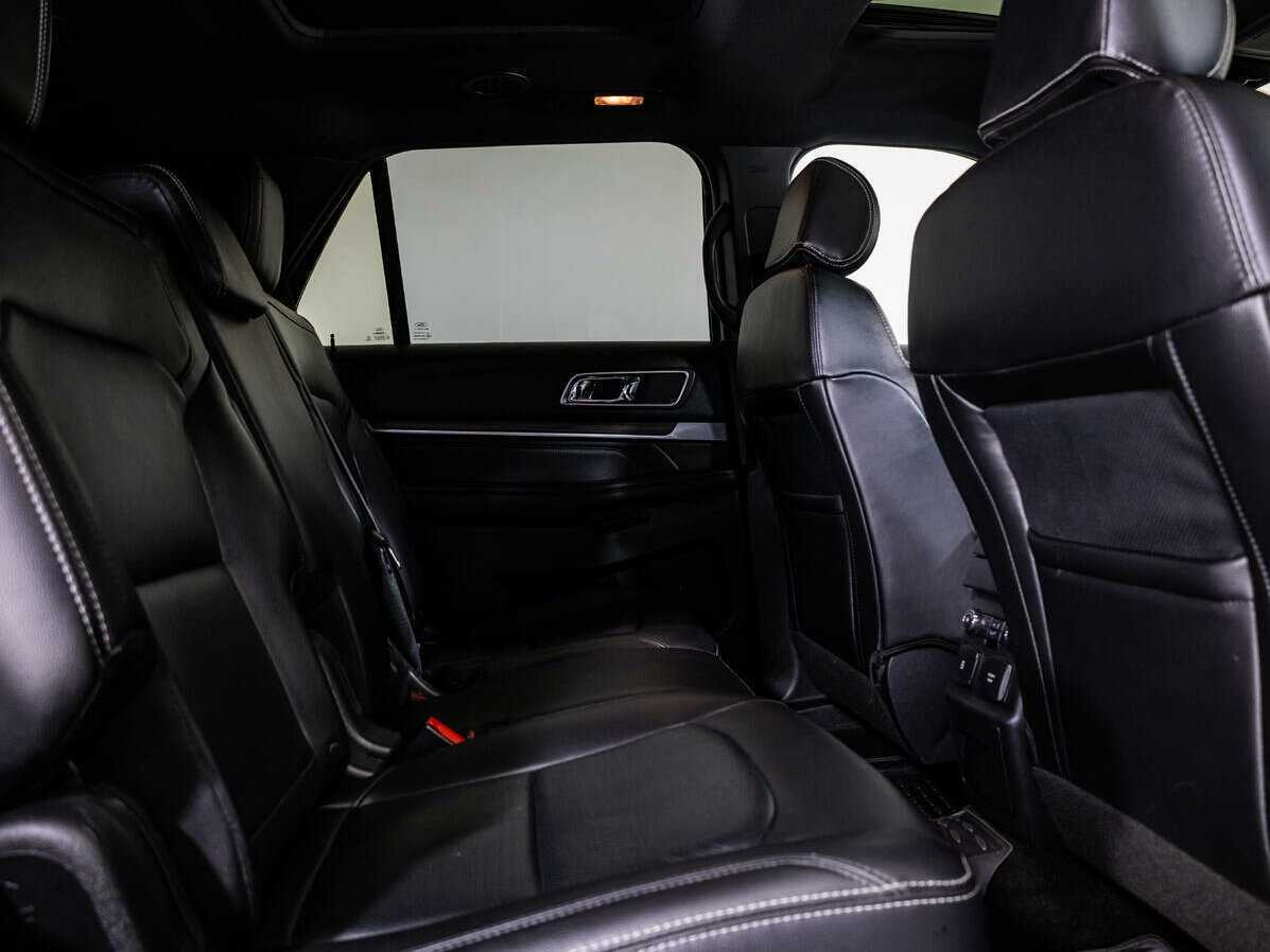 Ford Explorer, 2015 Фото №11