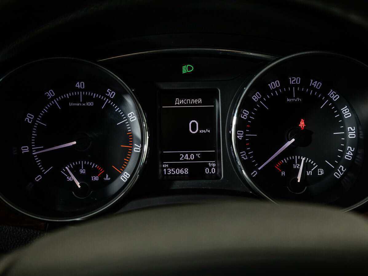 Skoda Superb DSG, 2011 Фото №12