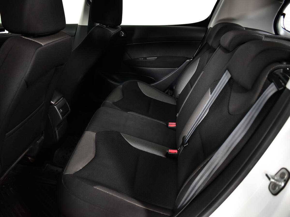 Peugeot 308, 2010 Фото №10