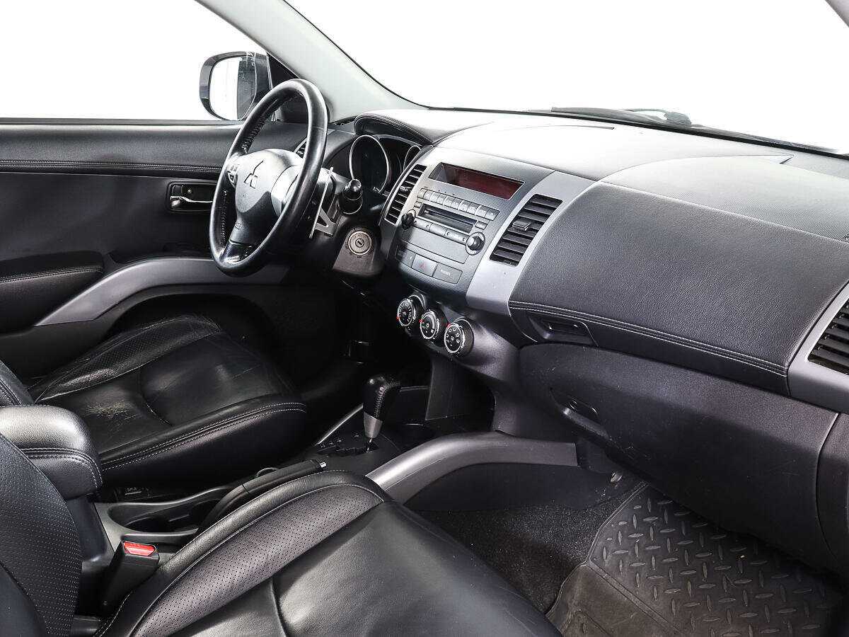 Mitsubishi Outlander, 2010 - 176 120 км. | Фото №8