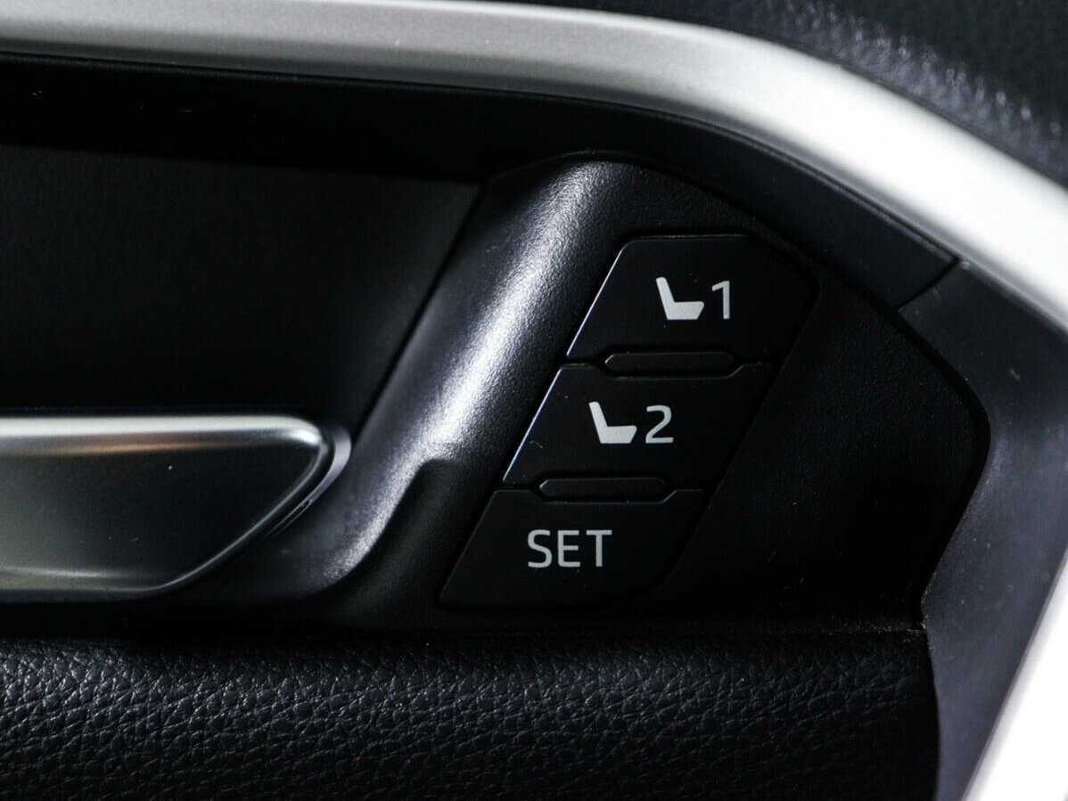 Toyota RAV4, 2020 Фото №16