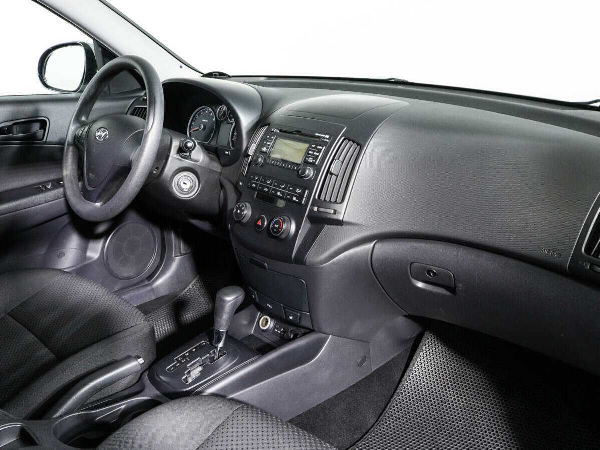 Hyundai i30, 2010 Фото №7