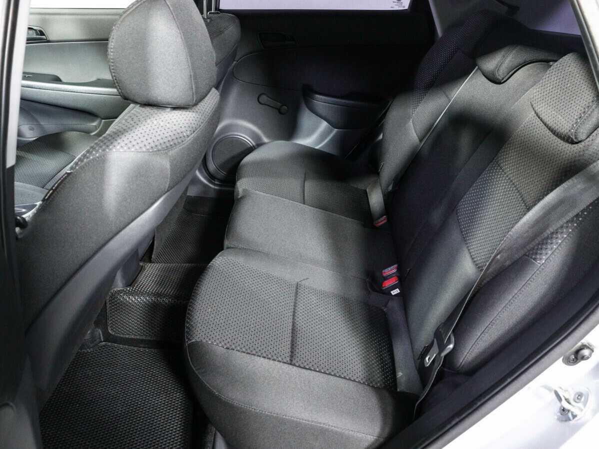 Hyundai i30, 2010 Фото №8