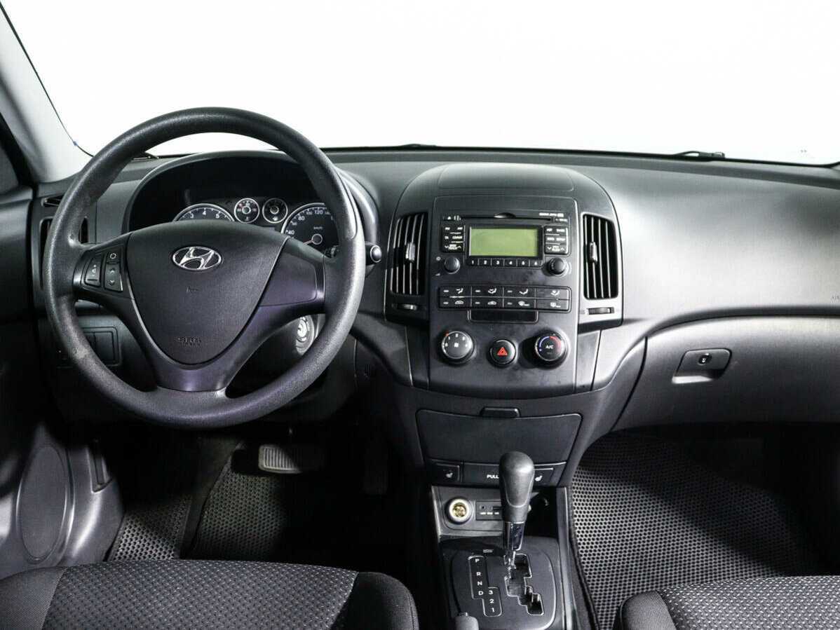 Hyundai i30, 2010 Фото №10